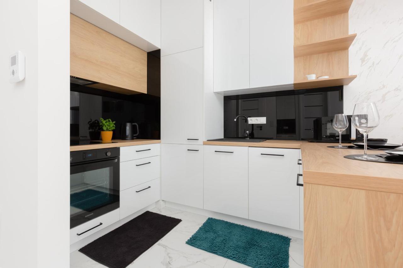 Warsaw Kotsisa Apartments With Parking By Noclegi Renters Экстерьер фото