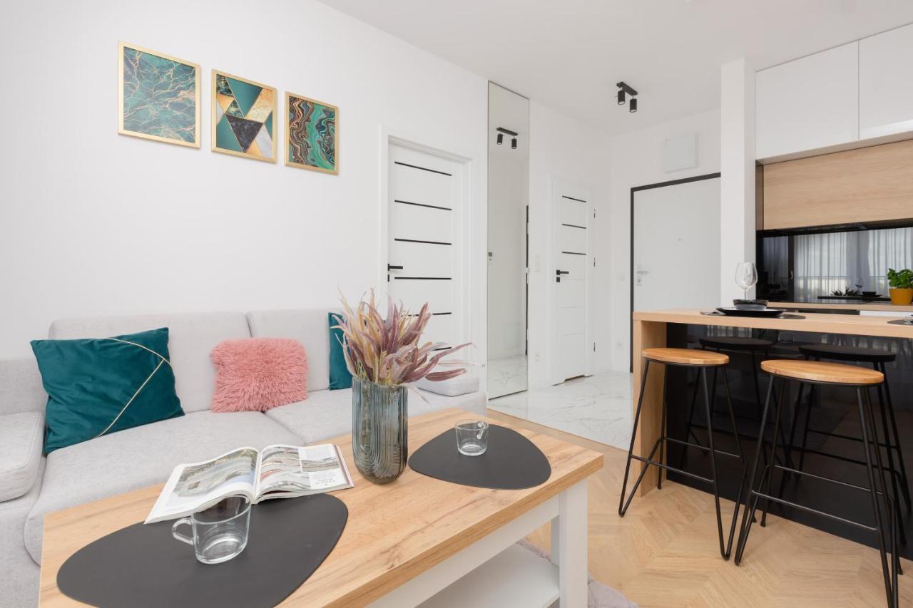 Warsaw Kotsisa Apartments With Parking By Noclegi Renters Экстерьер фото