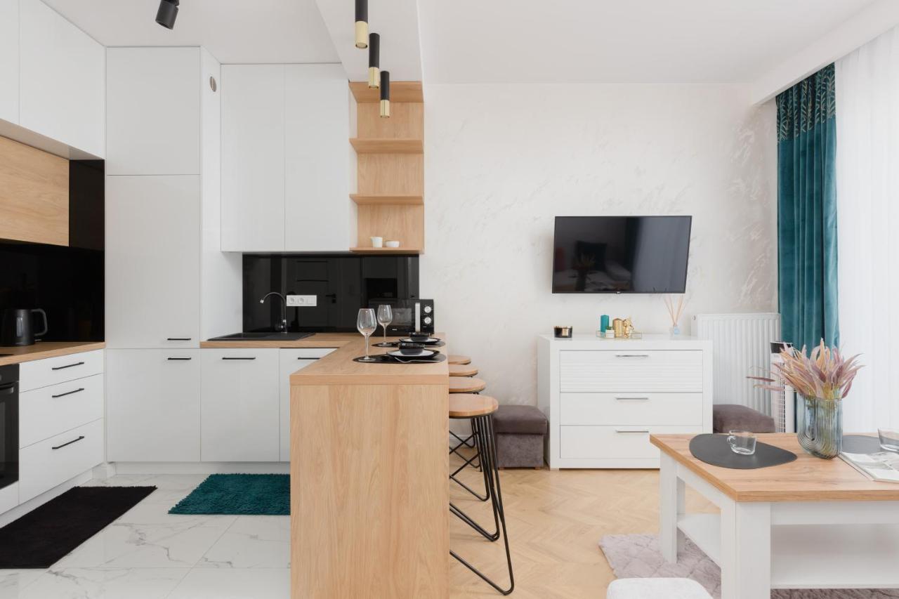 Warsaw Kotsisa Apartments With Parking By Noclegi Renters Экстерьер фото