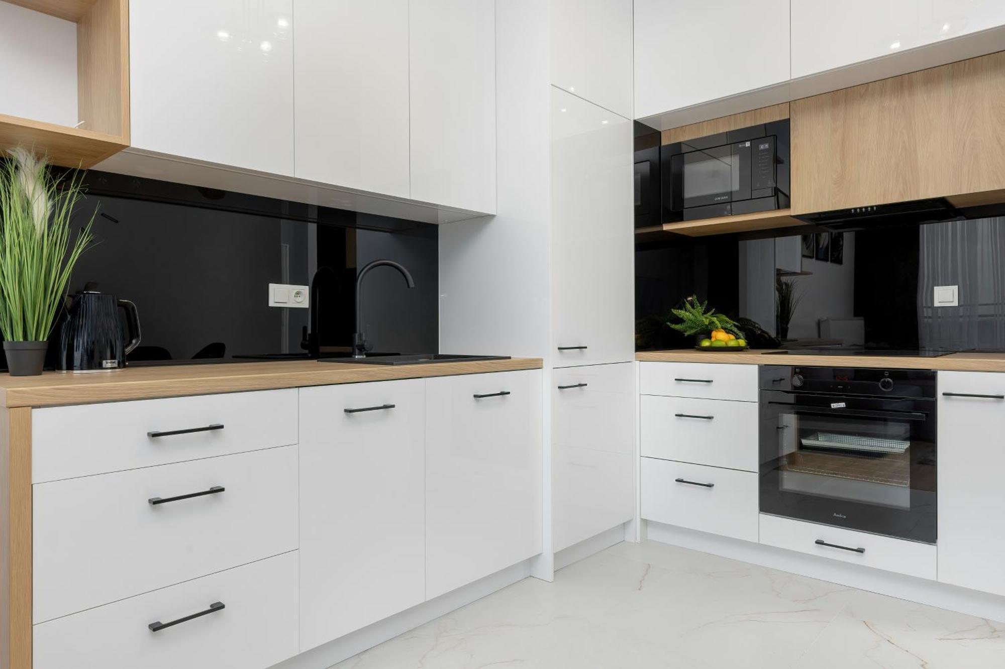Warsaw Kotsisa Apartments With Parking By Noclegi Renters Экстерьер фото